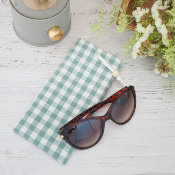 Etui à lunettes souple Vichy vert d'eau et blanc